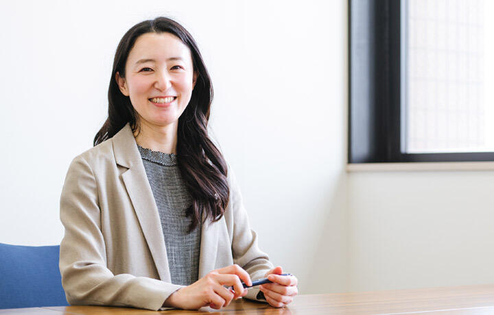 Differential Equations for Living Organisms: Modeling the Movement of Cellular Slime Molds and Cancer Cells, Sachiko ISHIDA, Associate Professor, Graduate School of Science